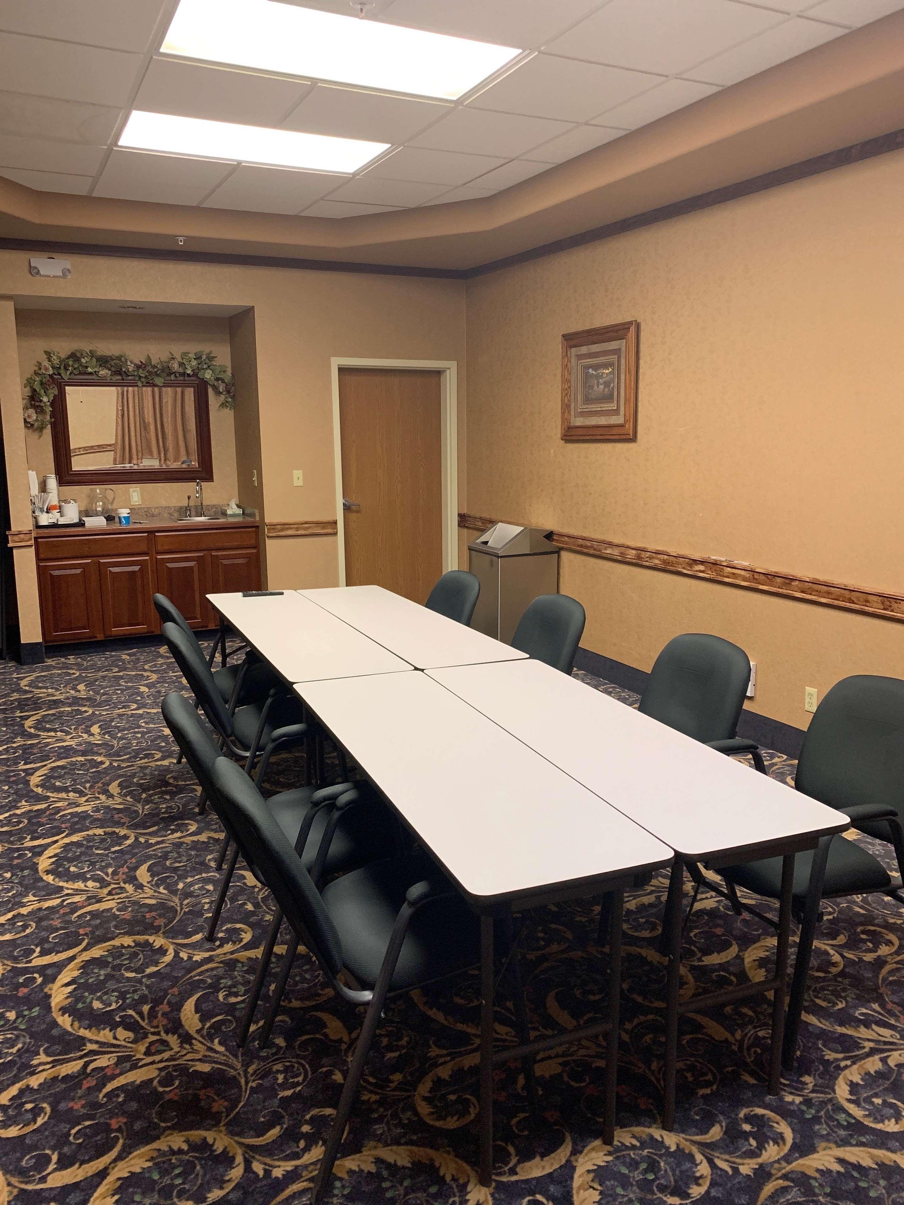 Surestay Plus Hotel By Best Western Cheyenne Bagian luar foto